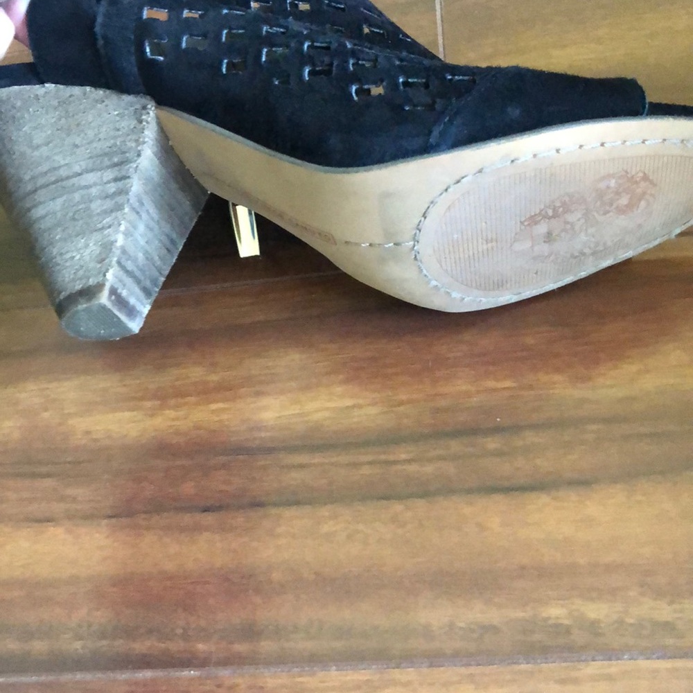 Vince Camuto black booties - Picture 4 of 4